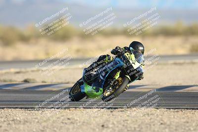 media/Dec-07-2025-CVMA (Sun) [[3e7d2de5dc]]/Race 18-Formula Twins-Formula 40 UL/